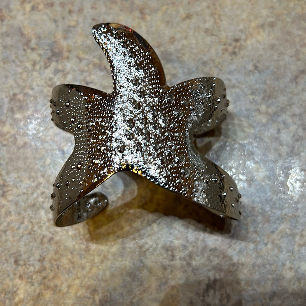 Starfish bangle